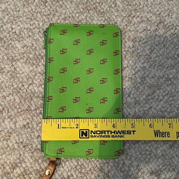 Dooney & Bourke wristlet - Picture 9 of 9
